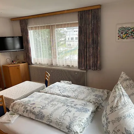 Austrian Heiss Motel *