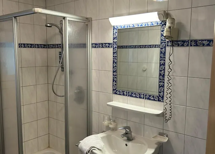 奥地利海斯汽车旅馆 *