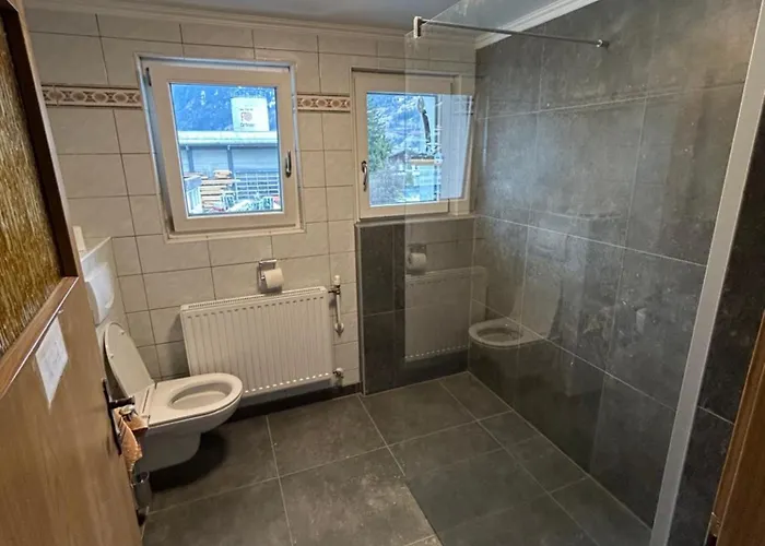 Austrian Heiss Motel *